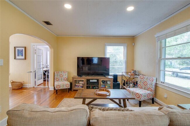 Foto del edificio - 407 NE 8th St