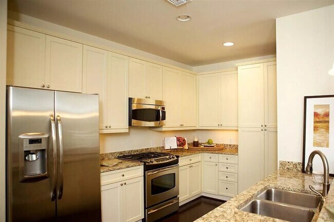 Building Photo - 117 White Dr