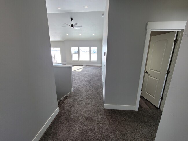 Foto del edificio - 2664 Titan Dr