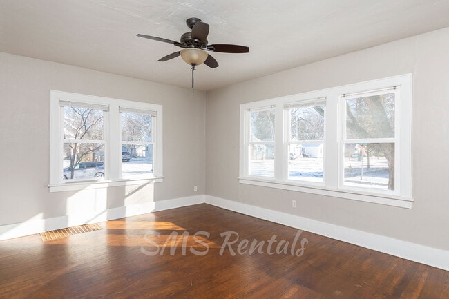 Building Photo - 319 Fink St