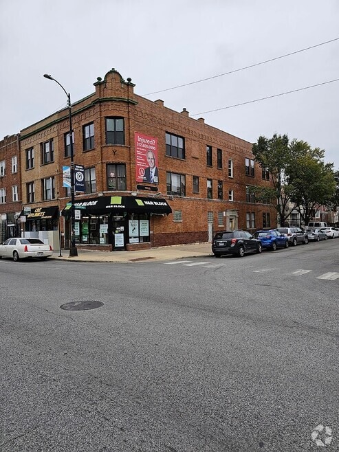 Building Photo - 1553 N Harding Ave