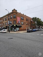 Building Photo - 1553 N Harding Ave