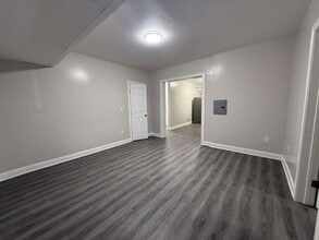 Building Photo - 546 Bergen Ave