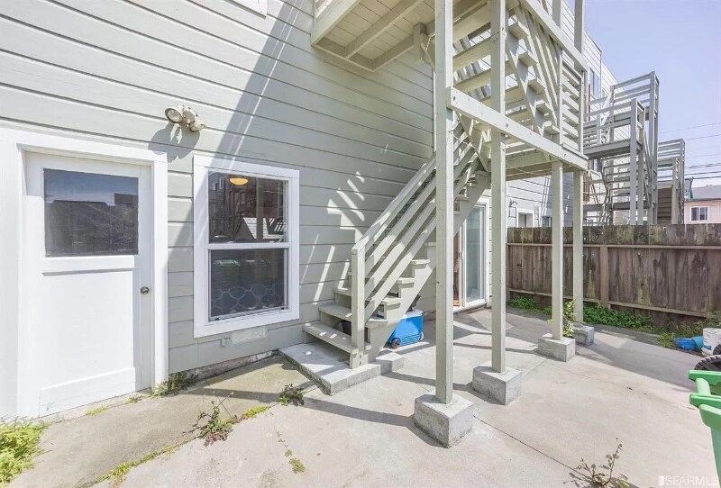 Building Photo - 1285 48th Ave