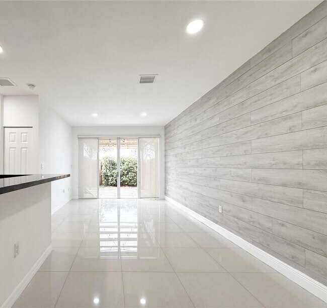 Foto del edificio - 16562 SW 71st Ter
