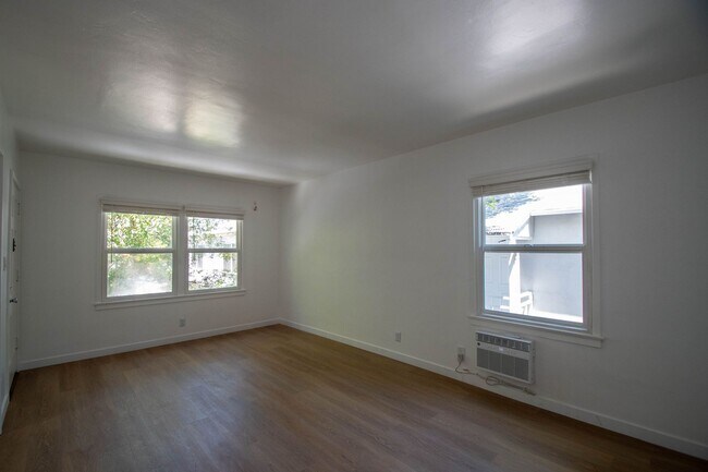 Building Photo - 14437 Dickens St