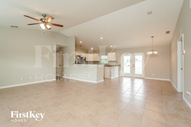 Foto del edificio - 12238 Helios Ave