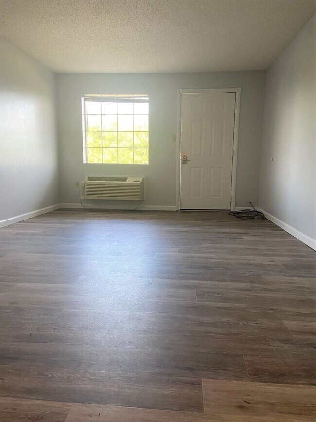 Foto del edificio - Studio Apartment in Hollister