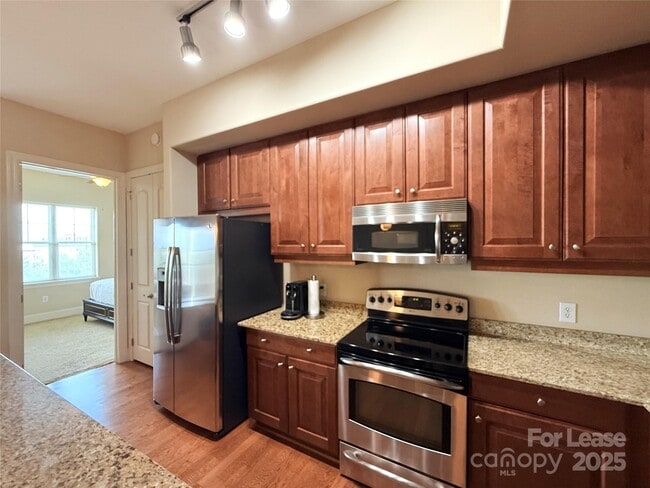 Building Photo - 4625 Piedmont Row Dr