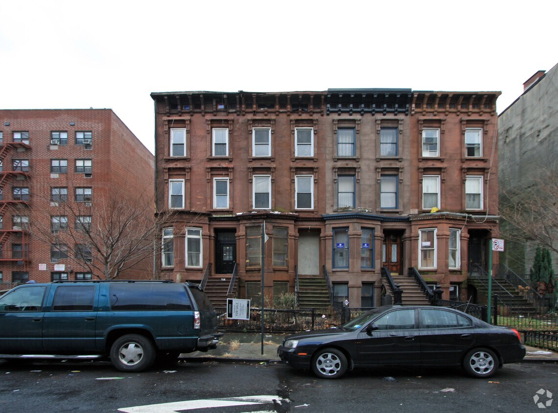 Foto del edificio - 110 Lefferts Pl