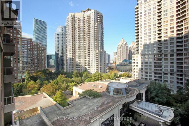 Photo du bâtiment - 3880 Duke of York Blvd