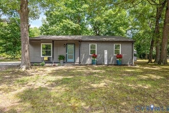 Building Photo - 4701 Lucinda Ln