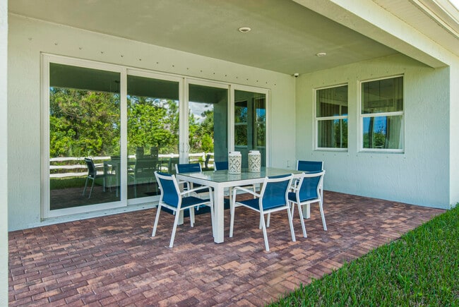 Building Photo - 6035 Sequoia Cir