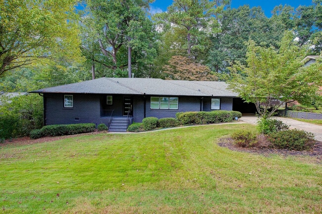 Foto del edificio - Room in House on Cooper Lake Rd SE