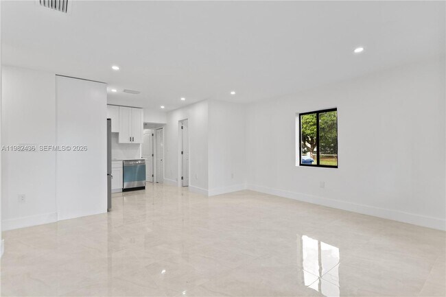 Foto del edificio - 15920 NW 17th Ct