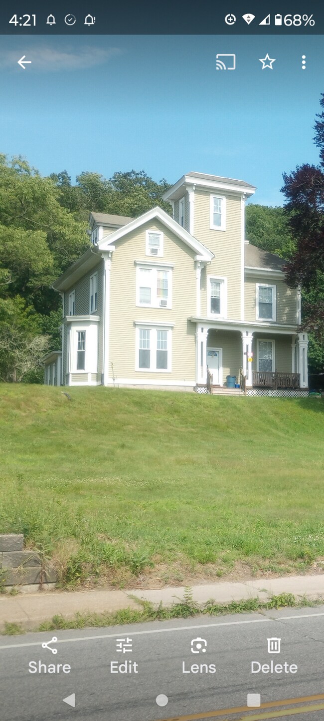 Foto del edificio - 138 Laurel Hill Ave