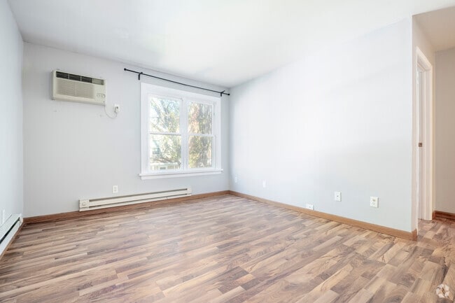 Interior Photo - Greenspire Wilson