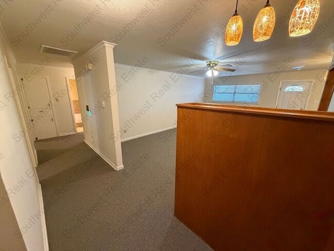 Foto del edificio - Spacious 4 Bedroom 2 Bathroom Home