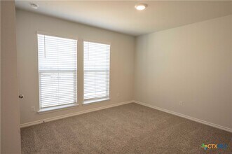 Building Photo - 3701 Moffat Ct