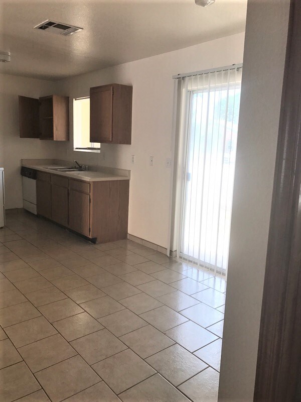 Foto principal - NMSU Miltons Place Apts!