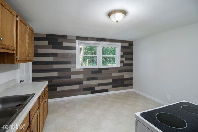 Building Photo - 2 br, 1 bath Duplex - 4212 Branch Ave