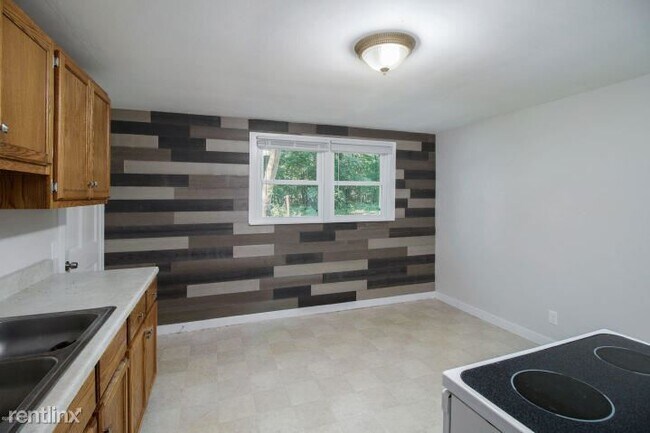 Foto del edificio - 2 br, 1 bath Duplex - 4212 Branch Ave