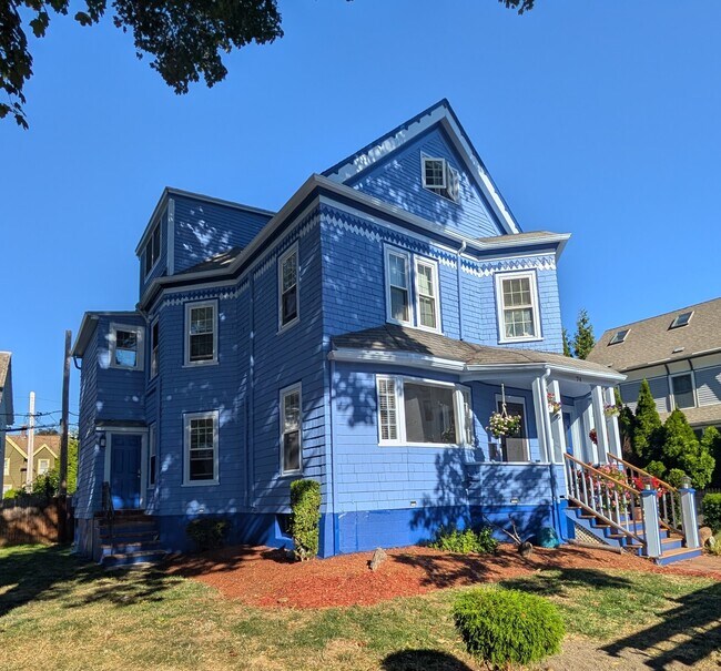 Building Photo - 74 Sydney St