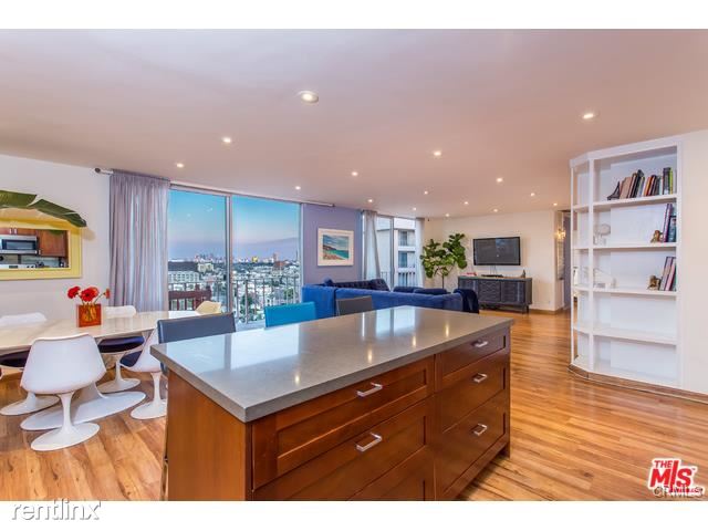Primary Photo - 100 S Doheny Dr