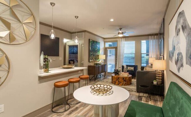 Building Photo - 2 bedroom in Houston TX 77019