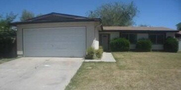Primary Photo - 44322 Gingham Ave