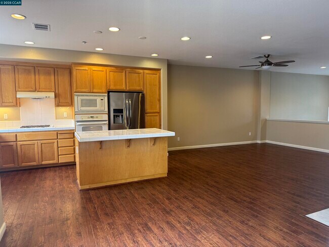 Foto del edificio - 2728 Ashwell Ln