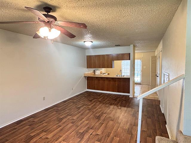 Foto del edificio - 5628 Hearthwood Ct