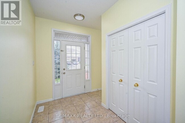Building Photo - 419 Tealby Crescent