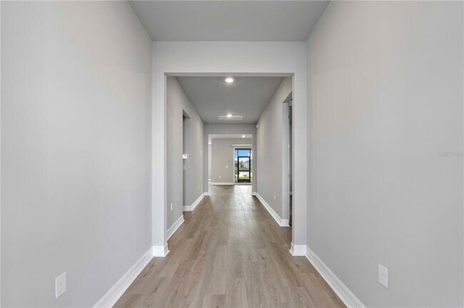 Foto del edificio - 16420 Seven Lks Ave