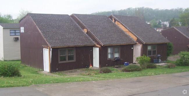Building Photo - 1260 Green Valley Dr