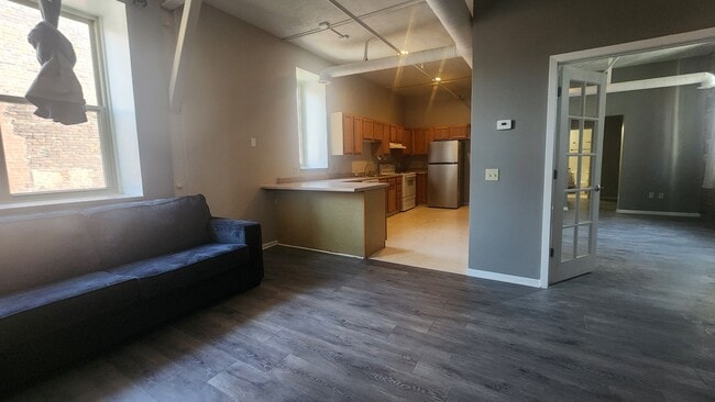 Building Photo - 1211 Howard St