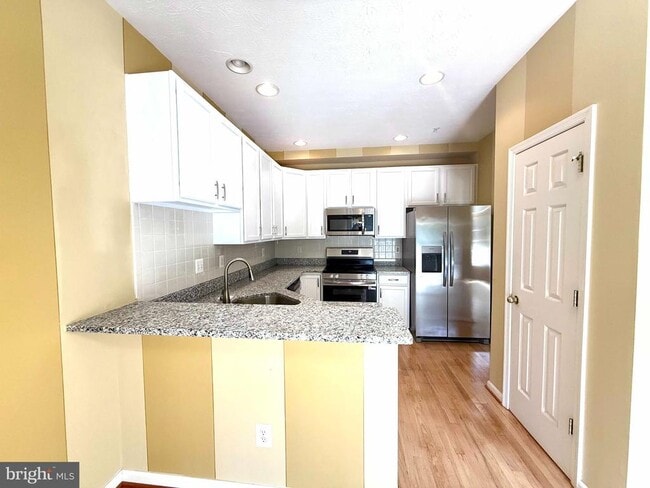 Building Photo - 3306 Woodspring Dr