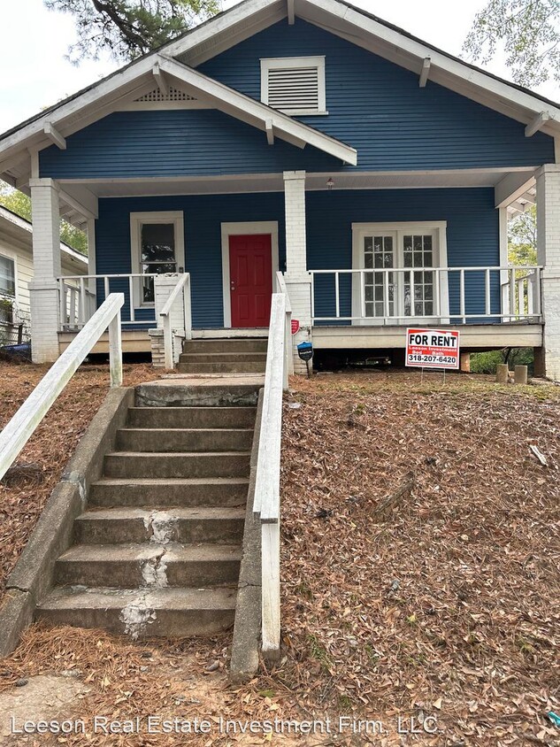 Primary Photo - 3 br, 1 bath House - 220 Lister St.