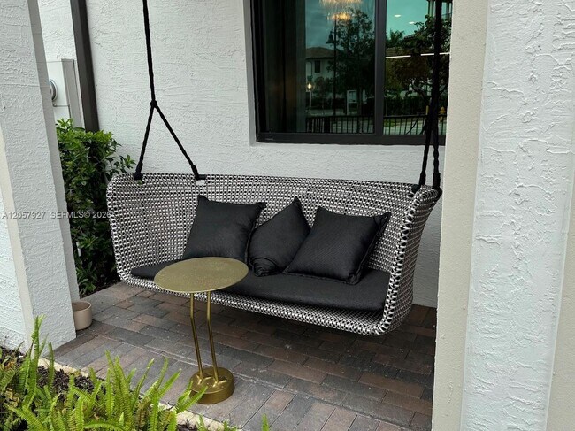 Foto del edificio - 8316 NW 43rd St