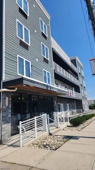 Building Photo - 241 Ridge Rd