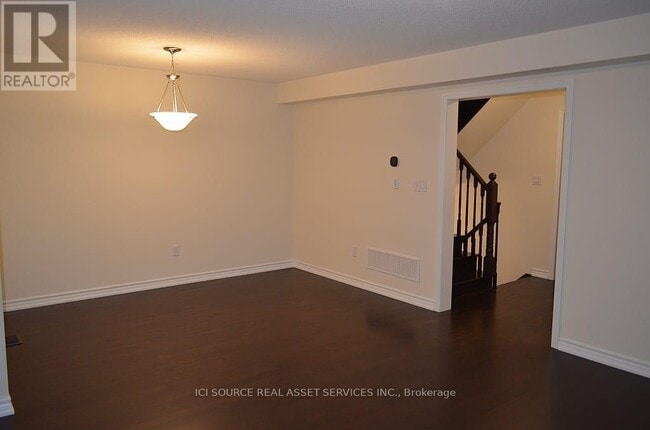 Building Photo - 2 Bluegill Cres