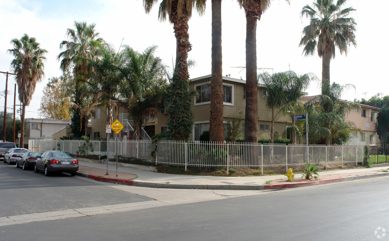 Primary Photo - 8956 Columbus Ave
