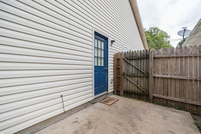Building Photo - 1034 Marshall Park Dr