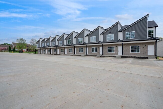 Foto del edificio - Excell Pointe 2 Bedroom Townhomes