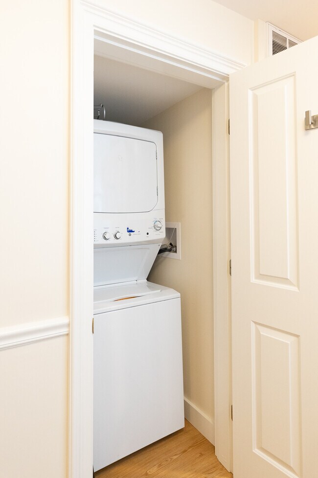 Foto del edificio - 21 E Concord St