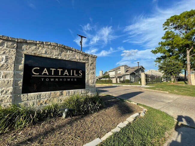 Foto del edificio - 12250 Copper Tree Pvt Ln