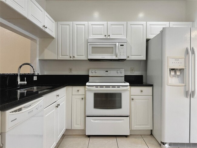 Building Photo - 2576 SW 83rd Ave