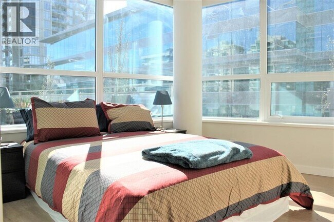 Photo du bâtiment - 125 E 14th St