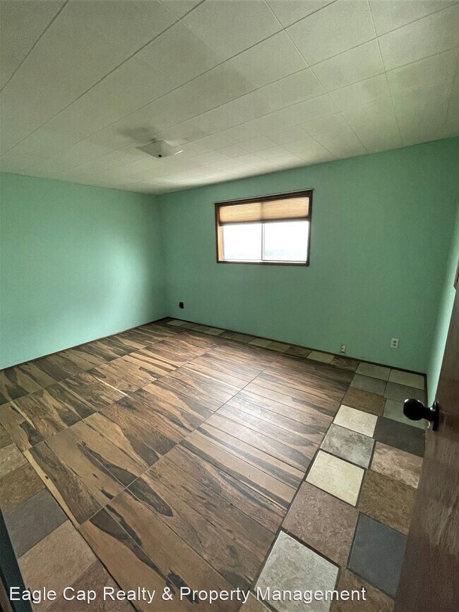 Building Photo - 2 br, 1 bath House - 703 Y Ave