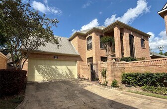 Building Photo - 8006 Oakwood Bend Dr